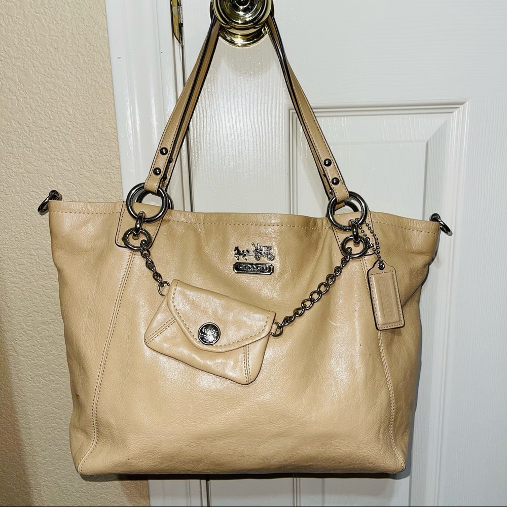 Rare- Coach Leather Charm Tote 14832